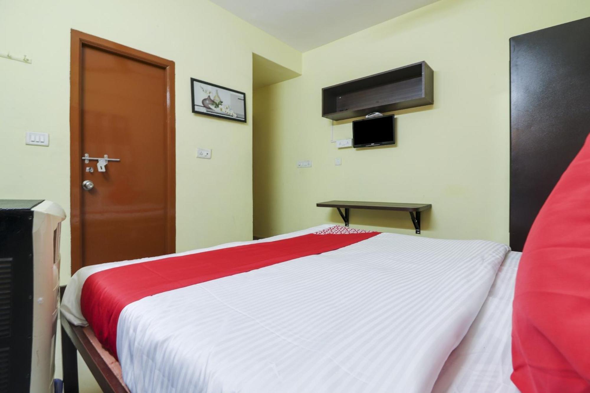 Hotel O Ruby Grand Inn Kondapur  Buitenkant foto